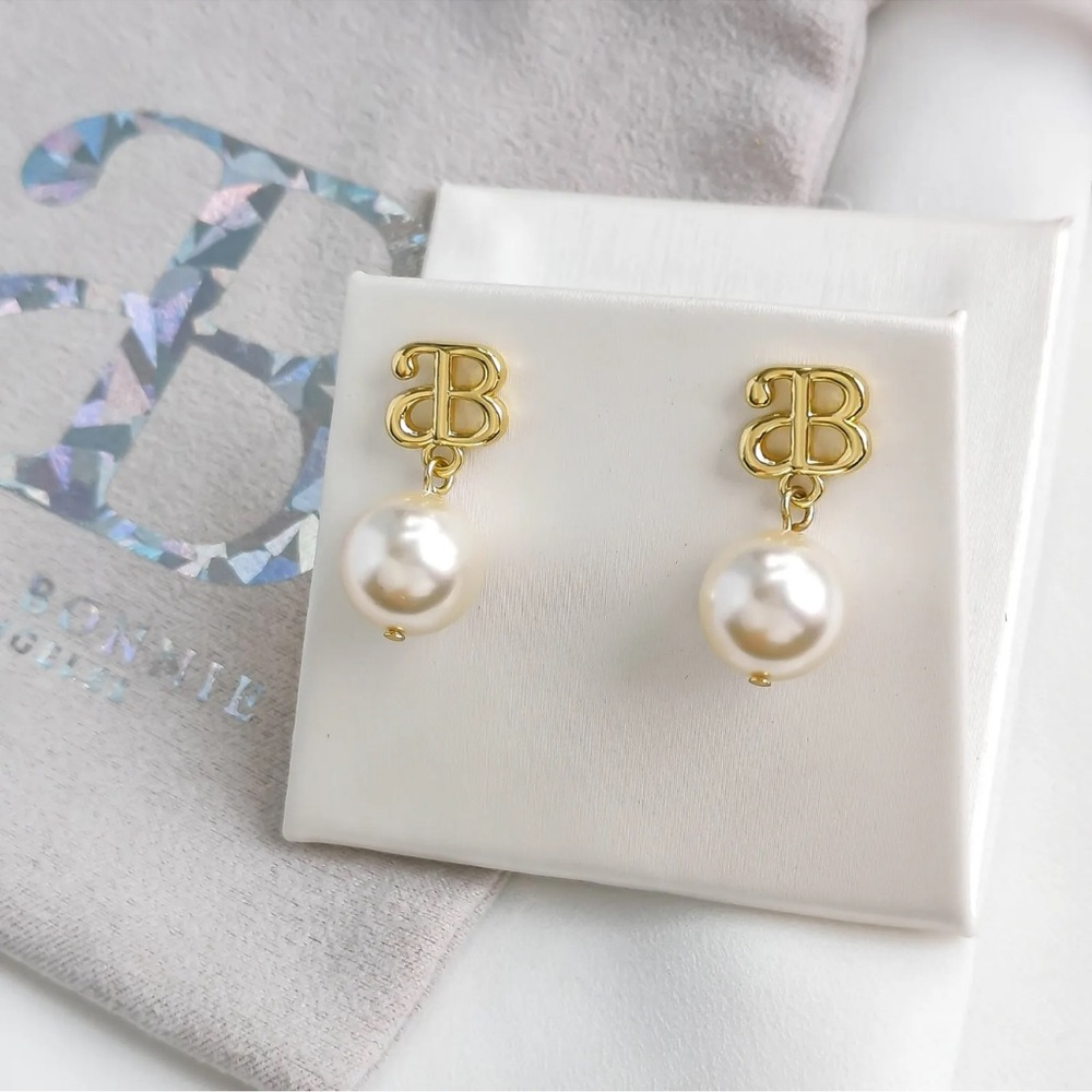Alicia Bonnie Devotion gold White Pearl Earrings Authentic